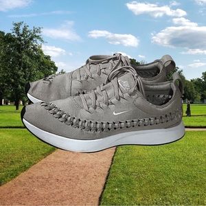 Nike Dualtone Racer Woven in Moon Size 10.